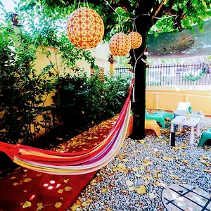 Hostel Garden House By Feetup, Barcelona