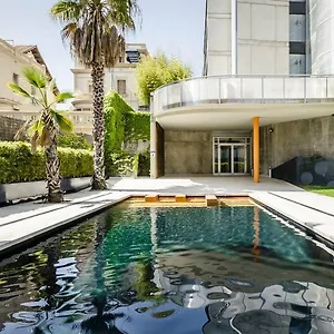 4* Hotel Ikonik Angli